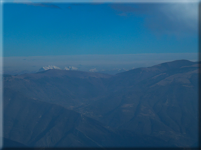 foto Salita dal Monte Tomba a Cima Grappa